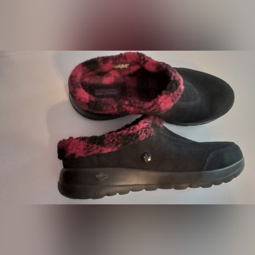 Skechers Black and Red Women's Mules - Picture 2 of 8